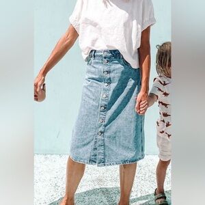 High Waisted Button Front Denim Midi Skirt Women’s size 4 Old Navy